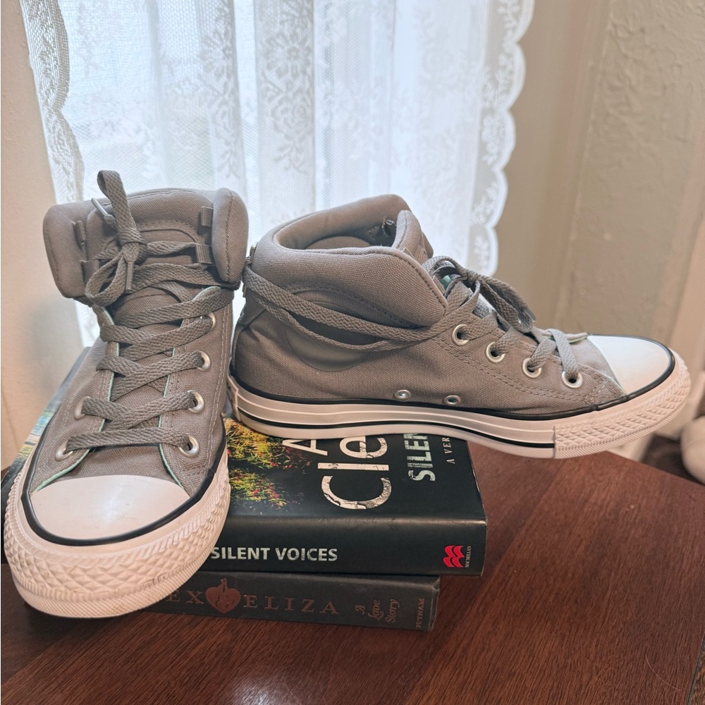 Gray High-Top Converse All Star Sneakers EUC ❣️